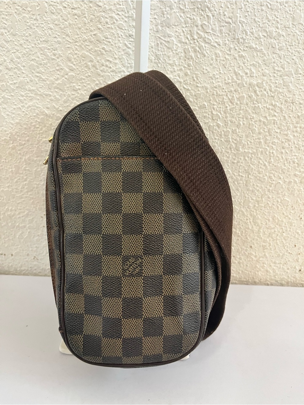 Louis Vuitton Geronimo’s sling bag